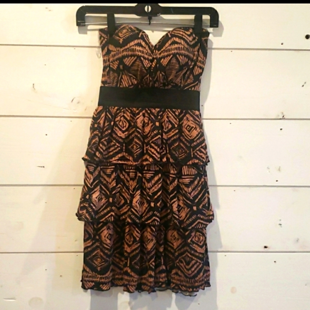 STRAPLESS DRESS